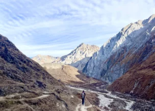 Trail on the way to the Tibet Border near Samdo, with stunning Himalayan scenery on the Manaslu Circuit Trek.
